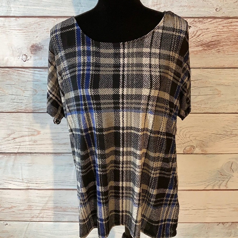 XXL Jaclyn Smith short sleeve dressy T shirt.